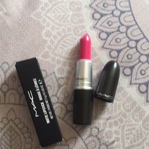 Mac Pink Pigeon lipstick